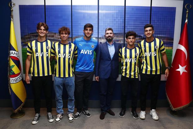 Fenerbahçe'den 5 imza birden!