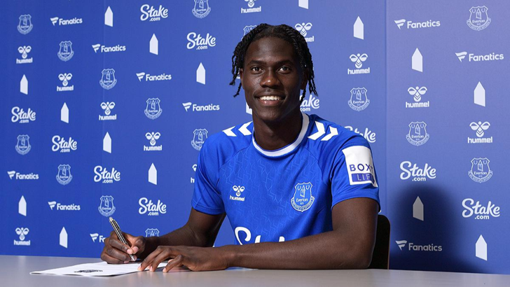 Transfer haberi: Everton, Amadou Onana'yı kadrosuna kattı