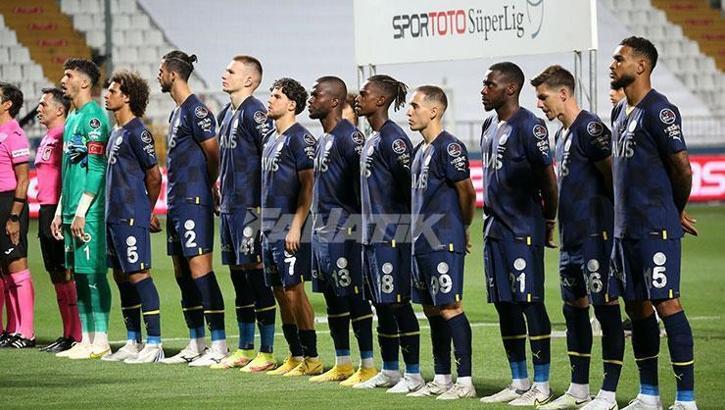 Kasımpaşa - Fenerbahçe maçında çok konuşulan pozisyon: Kırmızı kart çıkmalıydı