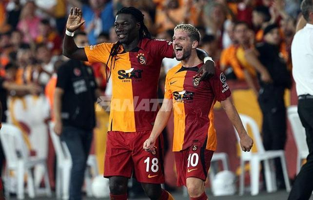 Bafetimbi Gomis, Galatasaray'a hayat verdi! Sosyal medya yıkıldı