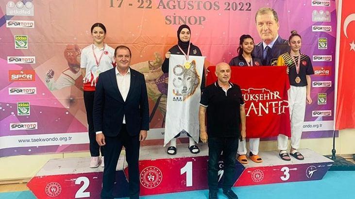 Livanur Tiryakioğlu'ndan gümüş madalya