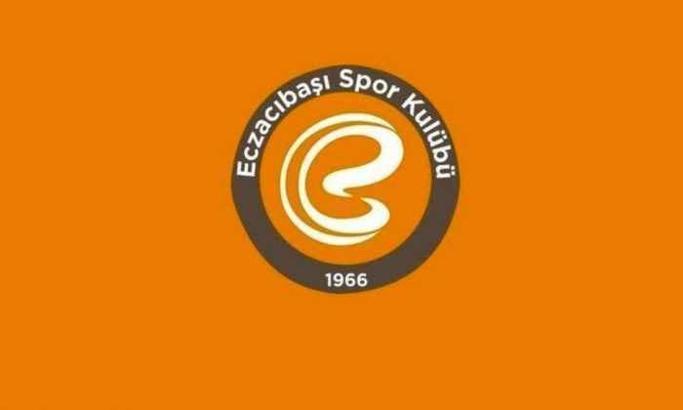 Eczacıbaşı Geleceğe Smaç Kampüsleri İstanbul'da sezona hazırlık turnuvasında buluştular