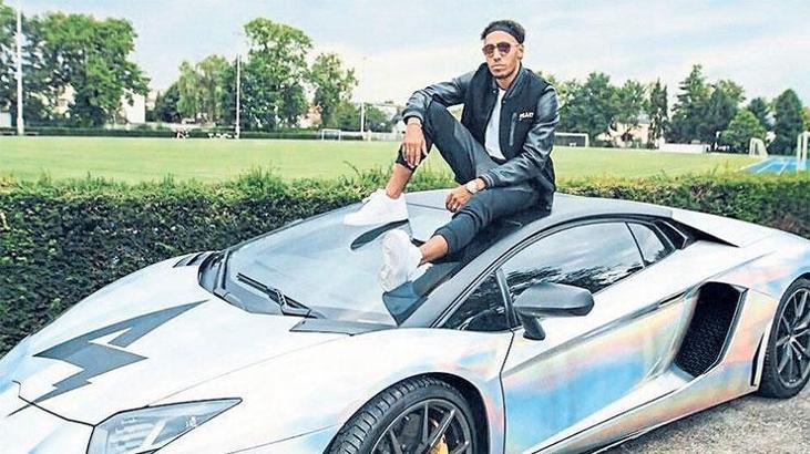 Golcü Aubameyang radara yakalandı