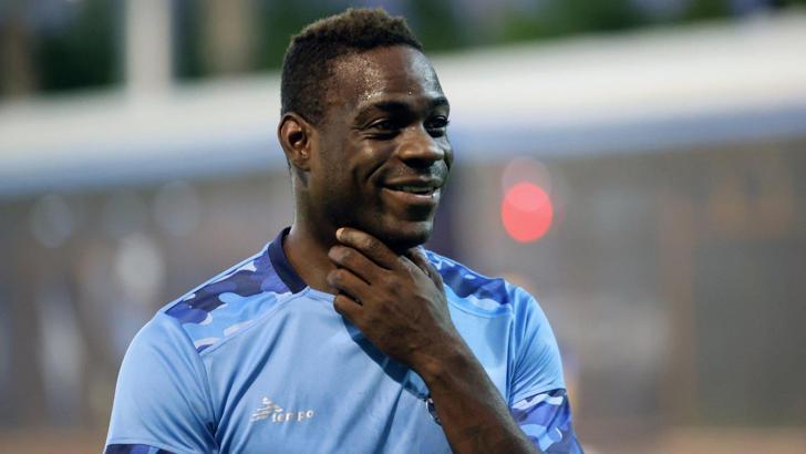 Son dakika | Transfer haberi: Mario Balotelli resmen Sion'da!