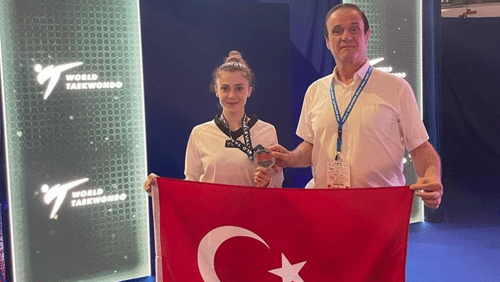 Merve Dinçel'den gümüş madalya