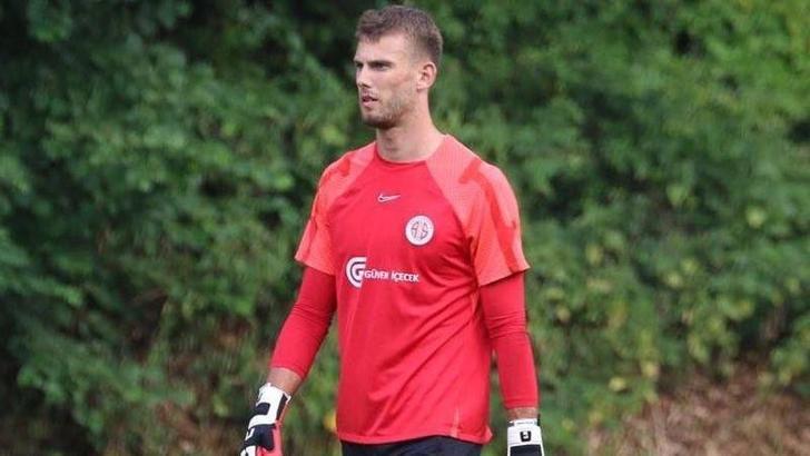Antalyaspor, kaleci Sousa'yı Bodrumspor'a kiraladı