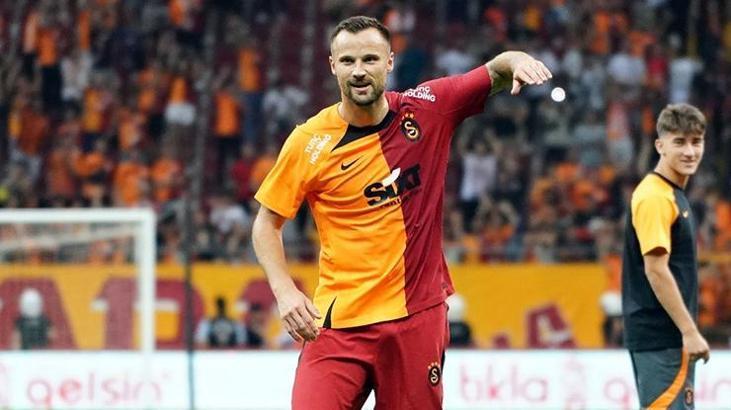 Galatasaray'ın yeni transferine sürpriz talip!
