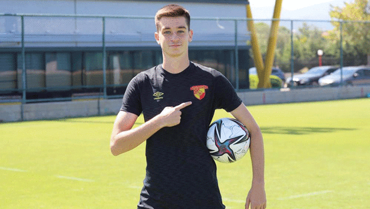 Göztepe, Berkay Atay'ı transfer etti