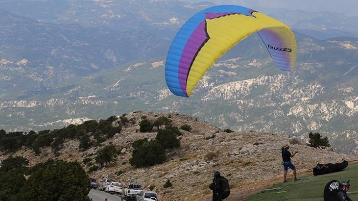 Yamaç Paraşütü Dünya Kupası Hazırlık Yarışması Denizli'de başladı