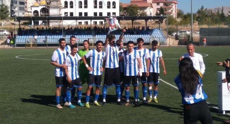 Malatya Arguvanspor, şampiyonluk kupasını aldı