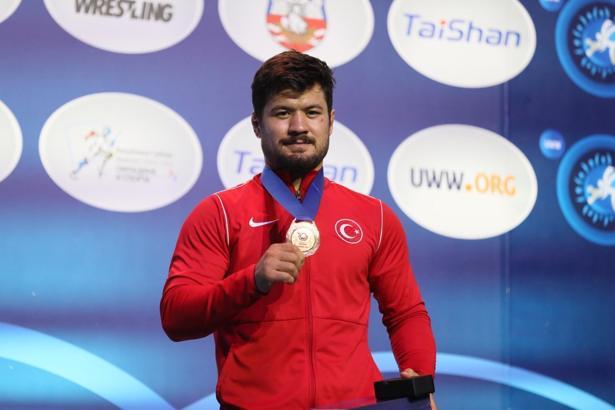 Ali Cengiz'den Dünya Şampiyonası'nda bronz madalya