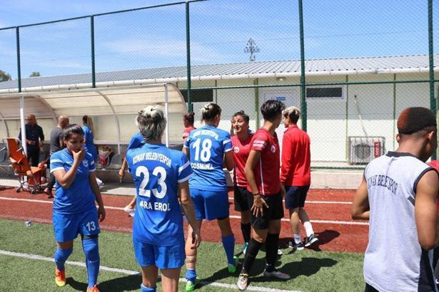 Zafer Kupası'nın şampiyonu Konak Belediyespor