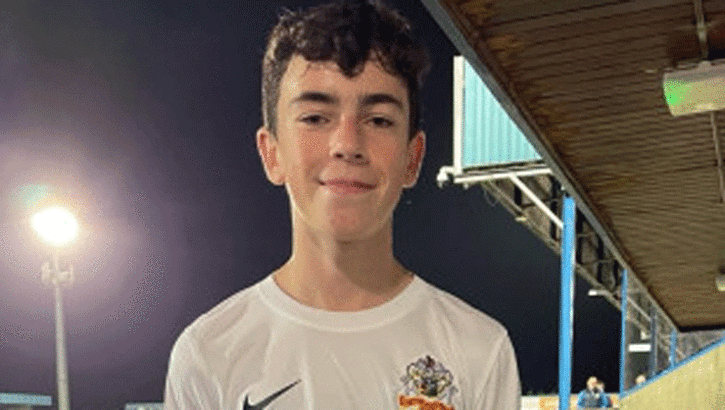 Christopher Atherton, 13 yaşında Birleşik Krallık'ın en genç futbolcusu oldu