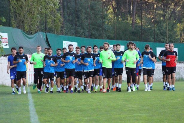 Kardemir Karabükspor altyapı futbolcuları ile çalıştı