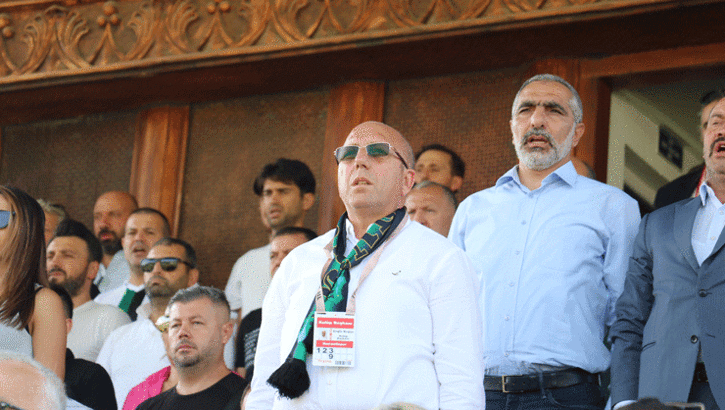 Kocaelispor Başkanı Engin Koyun uzun süre stattan çıkamadı