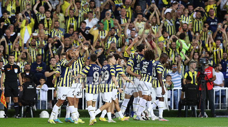 Fenerbahçe, 12. adamını arkasına alarak Alanyaspor'u yıktı