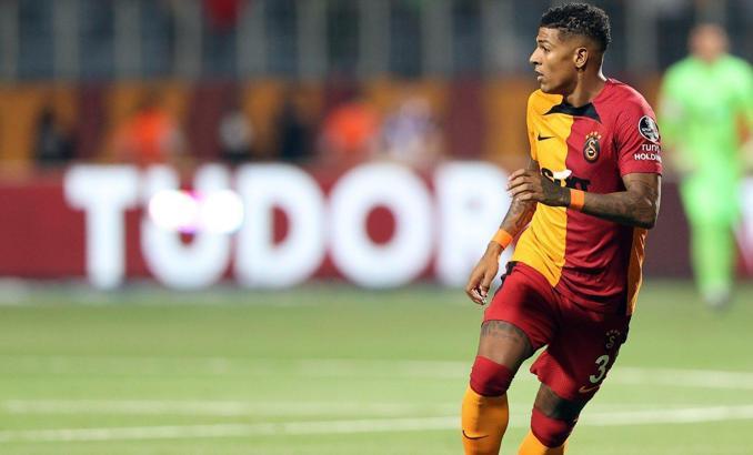 Galatasaray'da Patrick van Aanholt'a yol gözüktü