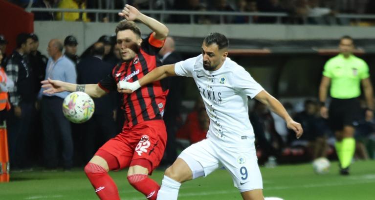 Menemen FK 9 gol attı, kalesinde 8 gol gördü