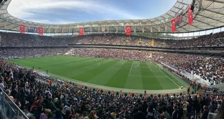 Beşiktaş - Fenerbahçe derbisinin bilet fiyatları açıklandı