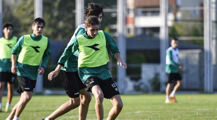 Bursaspor'da Tarsus İdman Yurdu mesaisi başladı