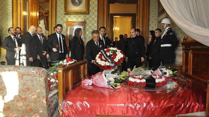 Beşiktaş, Atatürk'ü Dolmabahçe'de andı