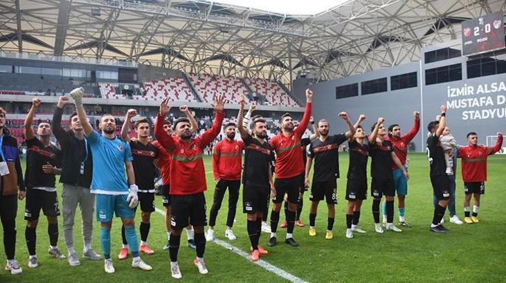 Karşıyaka zirveye oynuyor