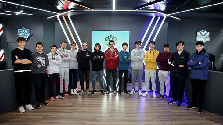 Konya'nın ilk E-Spor Merkezi'nde eğitimler başladı