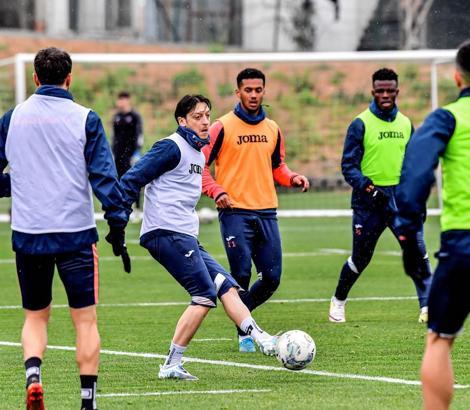 Başakşehir, Trabzonspor maçı hazırlıklarına başladı