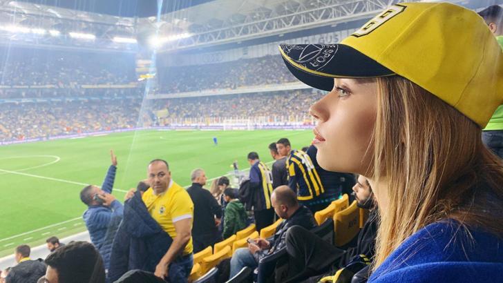 Afra Saraçoğlu'ndan Fenerbahçe'ye sitem!