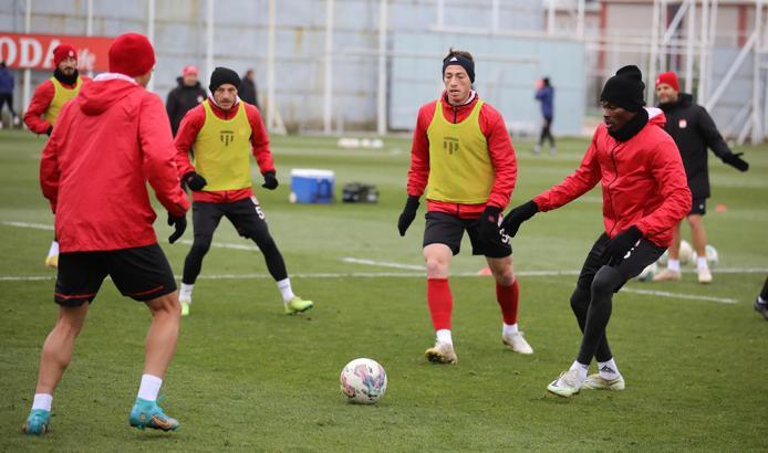 Sivasspor, Rıza Çalımbay'sız çalıştı
