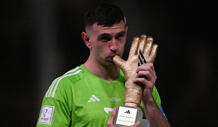 Arjantin'in olay adamı Emiliano Martinez'in başı dertte