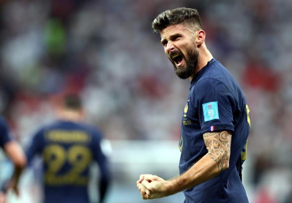 Oliver Giroud, Karim Benzema'yı aratmadı