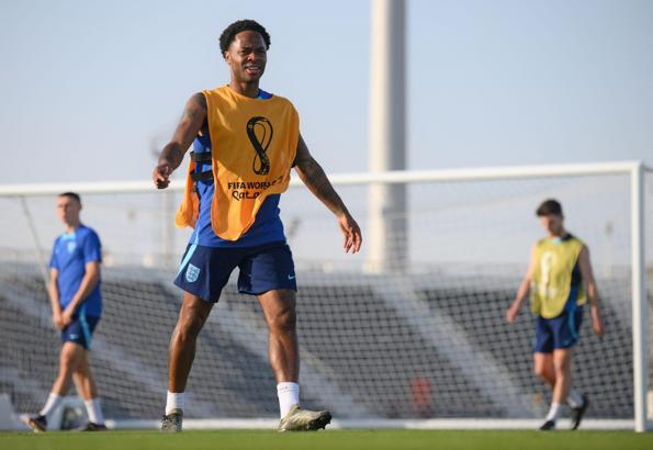 Sterling'e hırsız şoku