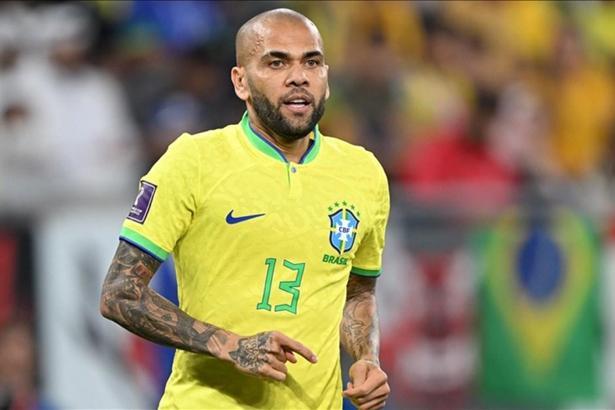 Dani Alves'e cezaevinde büyük ilgi