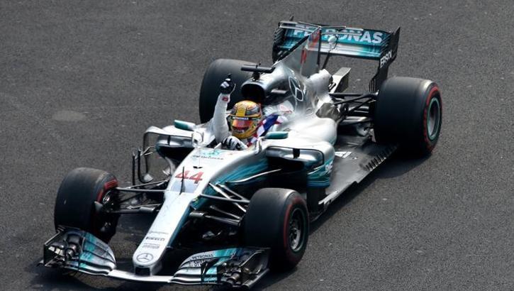 Mercedes'ten Lewis Hamilton açıklaması