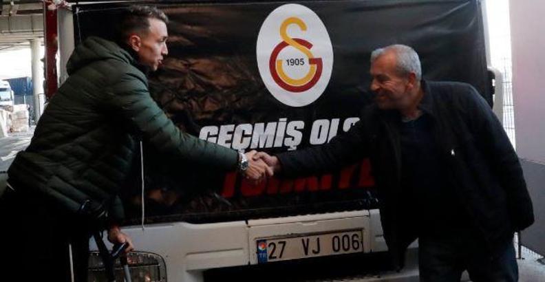 Muslera'dan yardım toplama alanına moral ziyareti