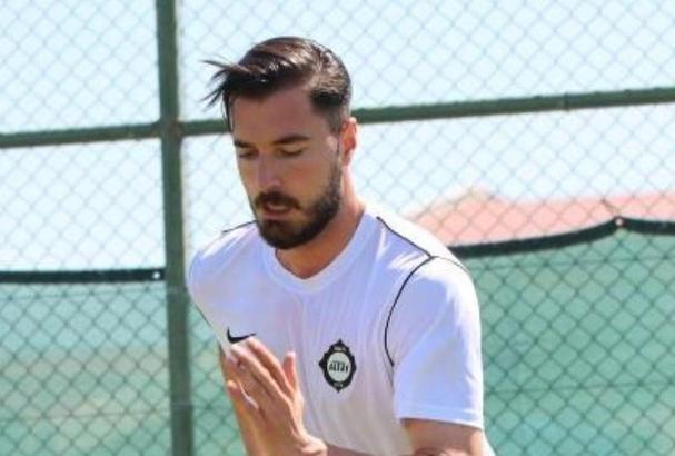 Altay'da Sefa Özdemir sözleşme yeniledi