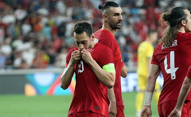 A Milli Takım oyuncularından Omuz Omuza kampanyasına 6 milyon TL bağış