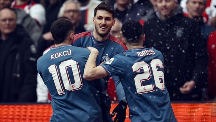 Orkun Kökçü'lü Feyenoord şampiyonluğa koşuyor! Ajax'ı 18 yıl sonra devirdiler!