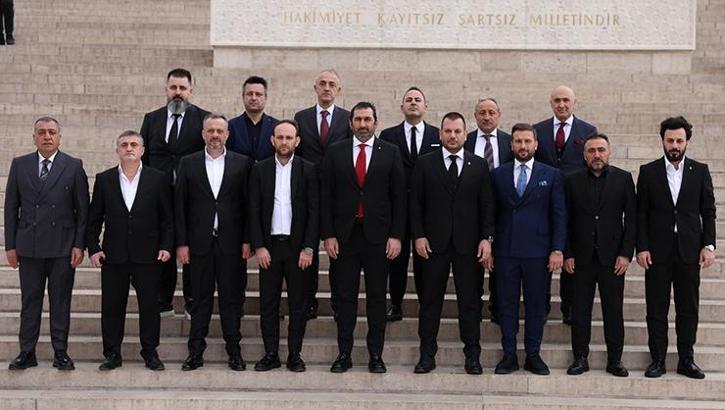Trabzonspor Yönetim Kurulu, Anıtkabir'i ziyaret etti