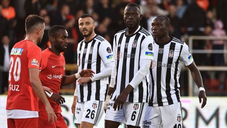 Beşiktaşlı Romain Saiss'ten ayrılık ve Galatasaray derbisi açıklaması!