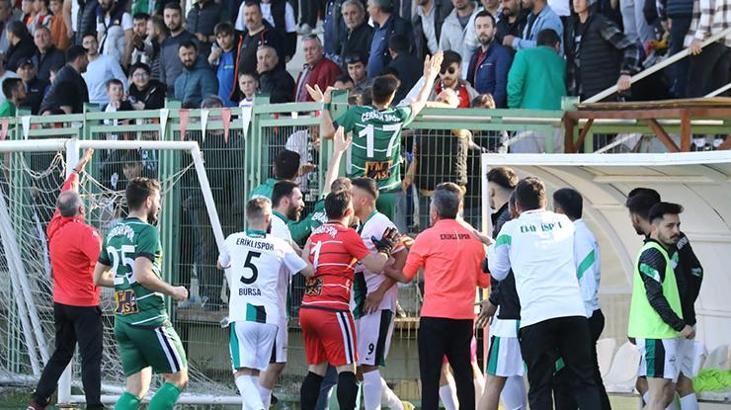 Taraftarlar arasında bıçaklı kavga: 2 yaralı
