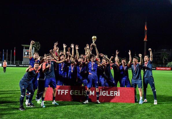 U19 Elit A Ligi'nde şampiyon Başakşehir oldu