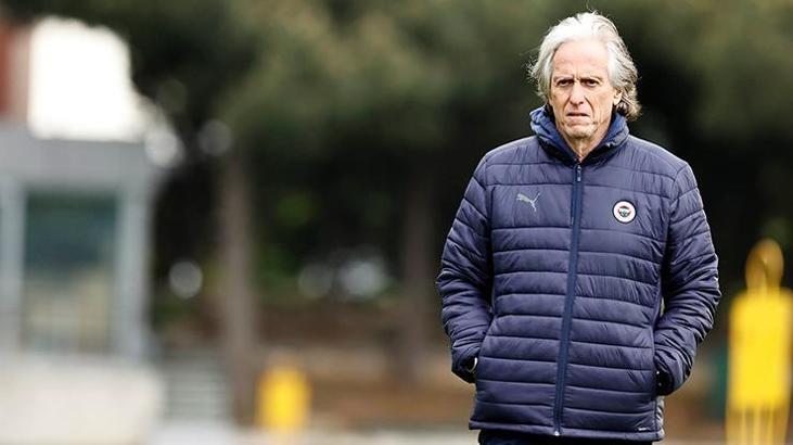 Jorge Jesus, futbolcularına 12. adamı işaret etti