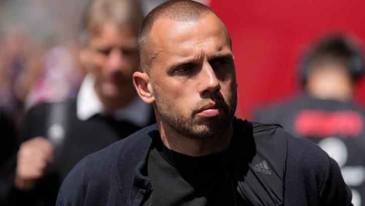Ajax, John Heitinga ile yolların ayrıldığını açıkladı