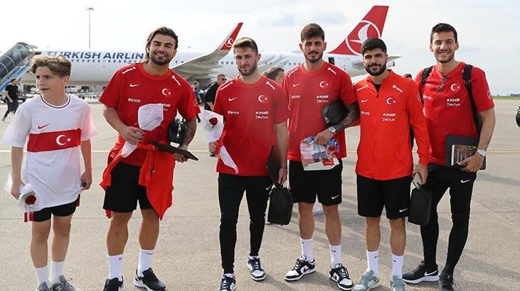 A Milli Futbol Takımımız, Galler maçı için Samsun'da