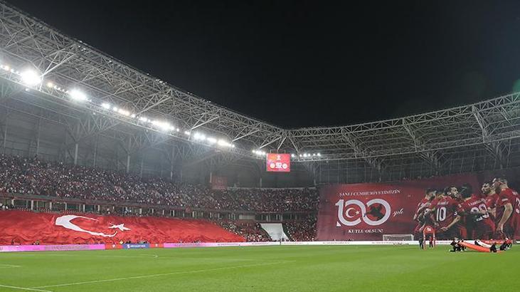 Samsun'da Türkiye-Galler maçı kapalı gişe oynandı