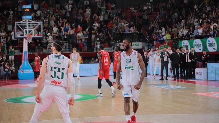 Vitto Brown, 1 yıl daha Pınar Karşıyaka’da