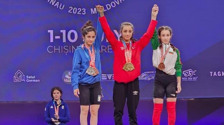 Halterde Şevval İnce şov yaptı