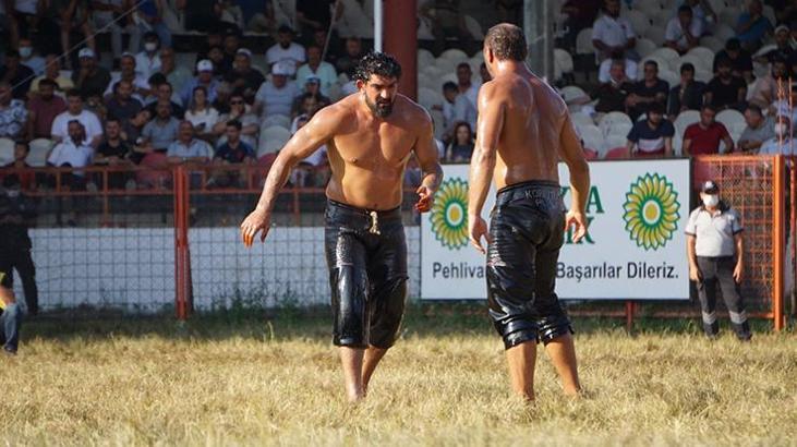 Tarihi Kırkpınar Yağlı Güreşleri'ne katılım yüksek